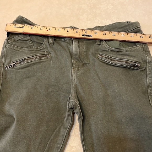Rock and Republic Mid Rise Jeans. Olive. Size 10 - Picture 6 of 6